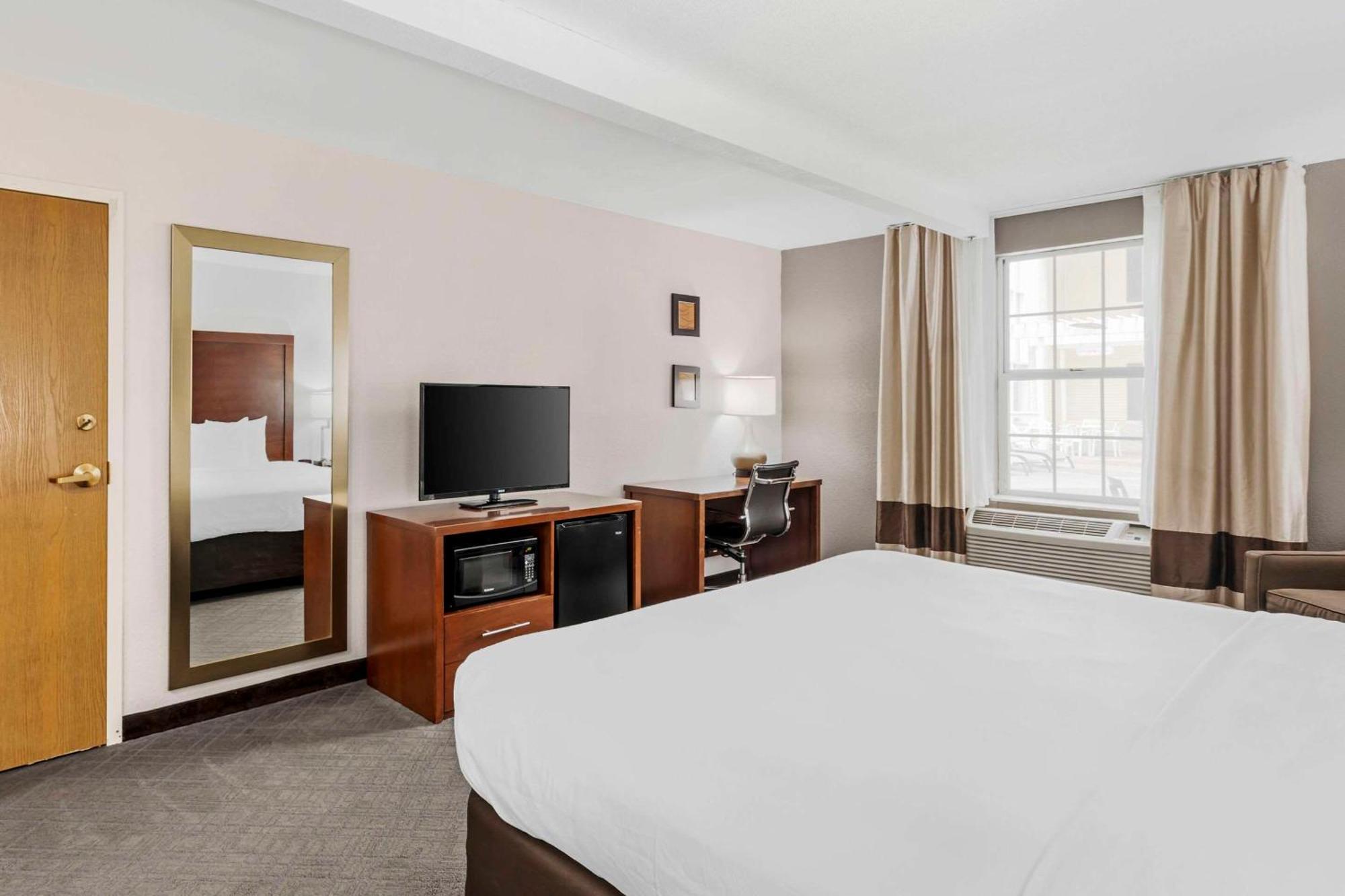 Comfort Inn Splash Harbor Bellville Екстер'єр фото