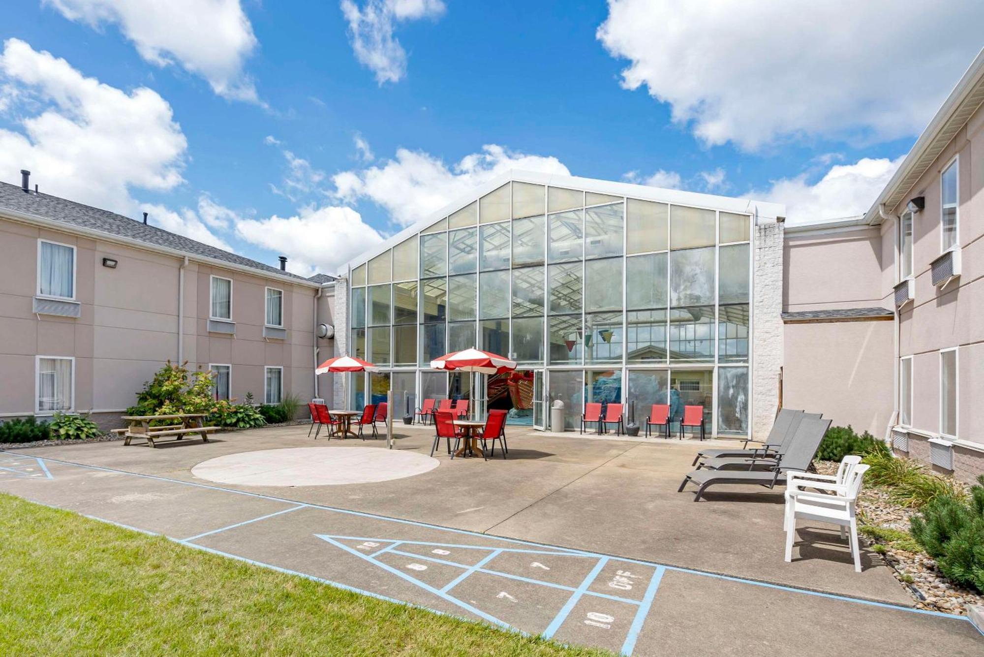 Comfort Inn Splash Harbor Bellville Екстер'єр фото
