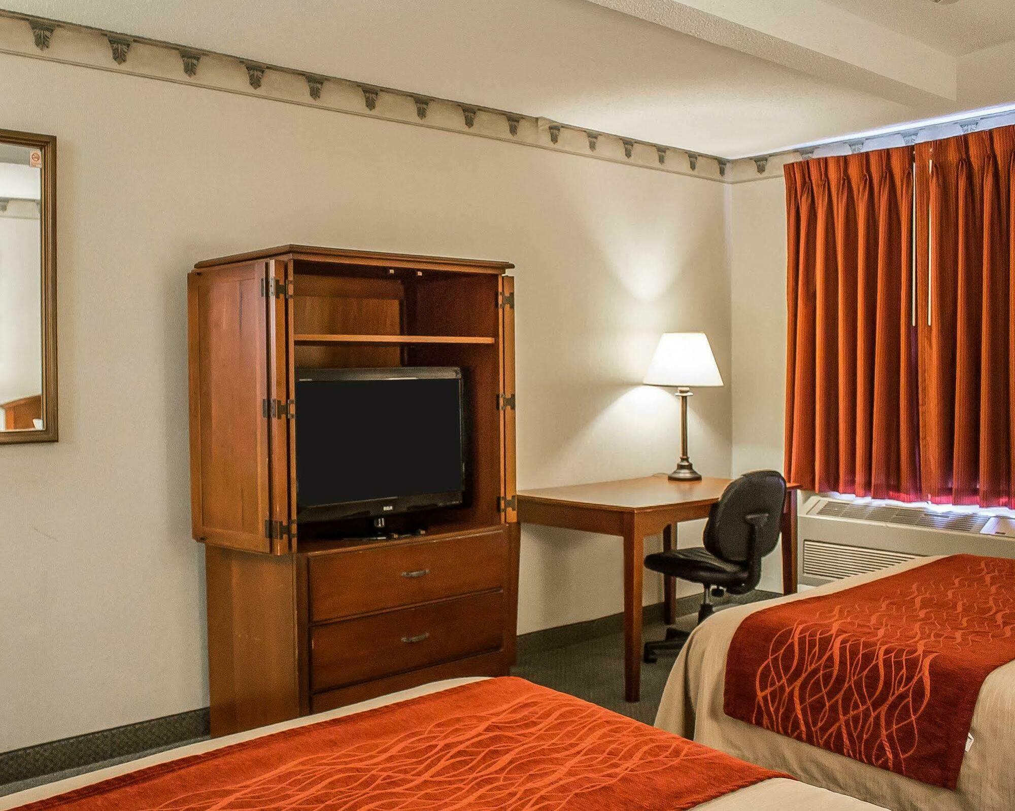 Comfort Inn Splash Harbor Bellville Екстер'єр фото
